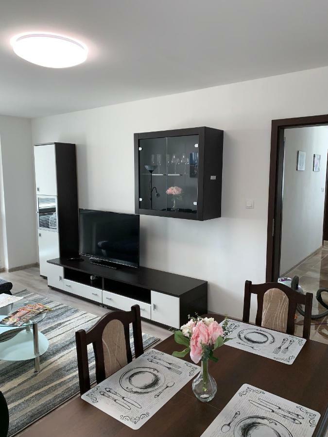 Apartament Tt10 Botanicka Trnava Buitenkant foto